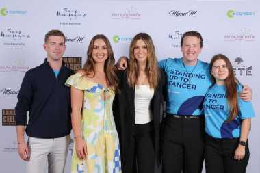 Delta Goodrem with youth ambassadors